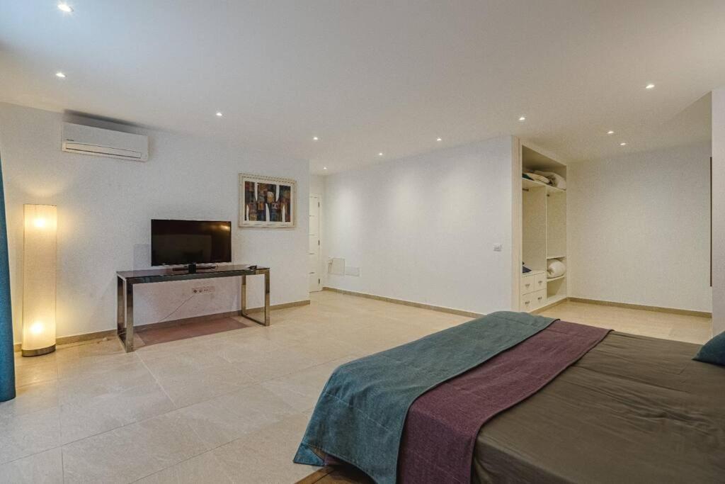 Villa Riviera De 4 Dormitorios Con Piscina. Costa Adeje  Extérieur photo